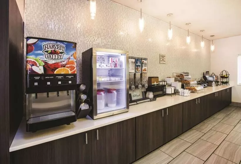 בית מלון כפרי La Quinta Inn By Wyndham Indianapolis North At Pyramids