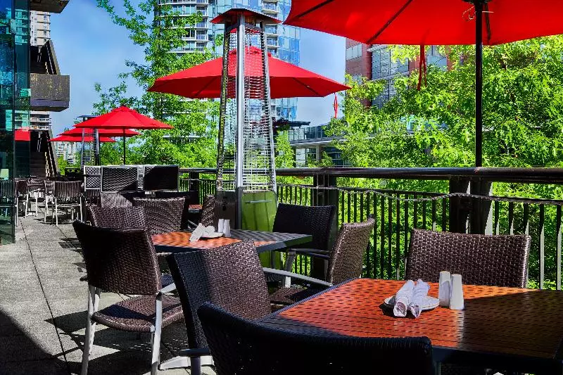 Pinnacle Hotel Harbourfront