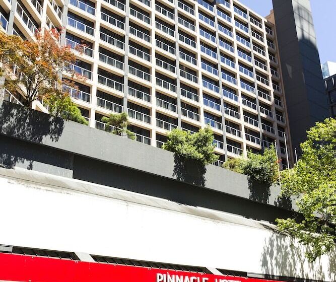 Pinnacle Hotel Harbourfront