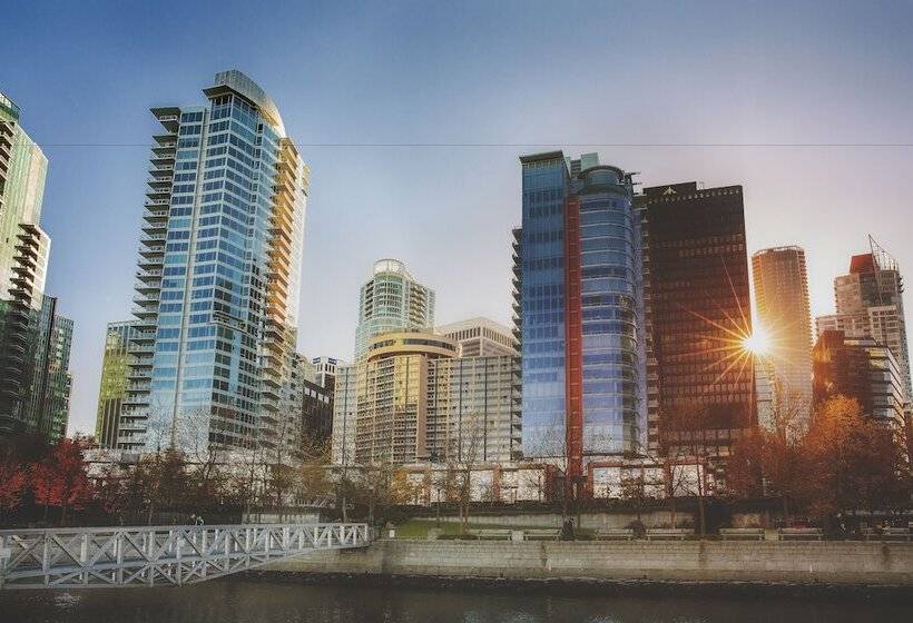 Pinnacle Hotel Harbourfront