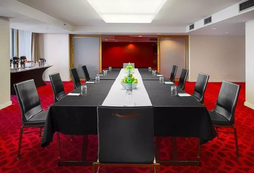 Pinnacle Hotel Harbourfront