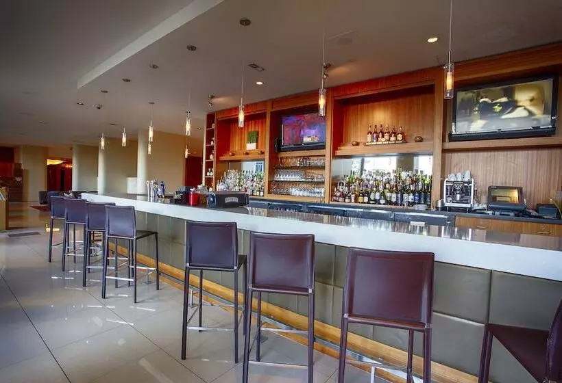 Pinnacle Hotel Harbourfront