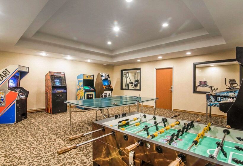 בית מלון כפרי Quality Inn