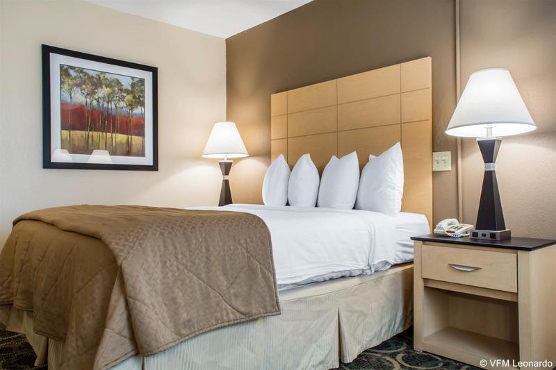 בית מלון כפרי Quality Inn Geneseo