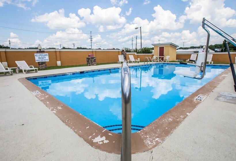 בית מלון כפרי Quality Inn Greenwood Hwy 25