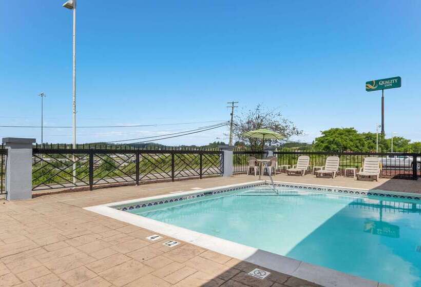 فندق Quality Inn