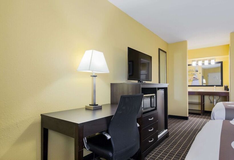 فندق Quality Inn