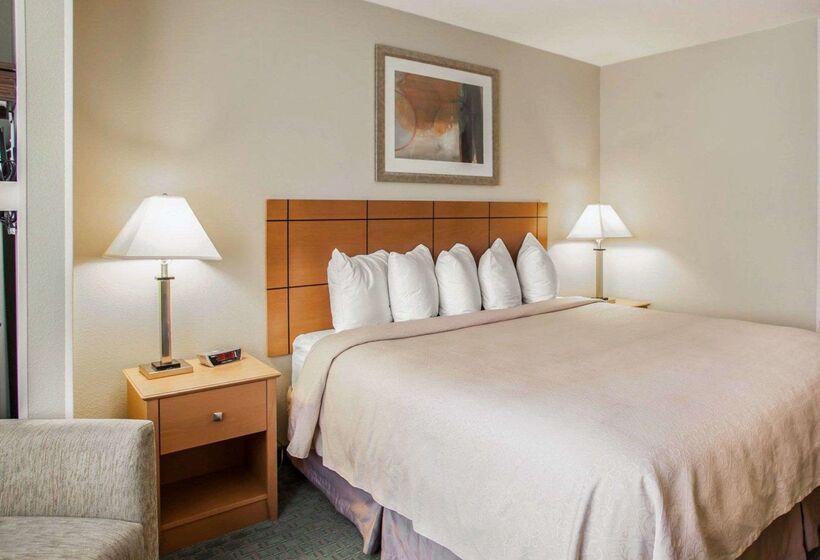 בית מלון כפרי Quality Inn Near I72 And Hwy 51