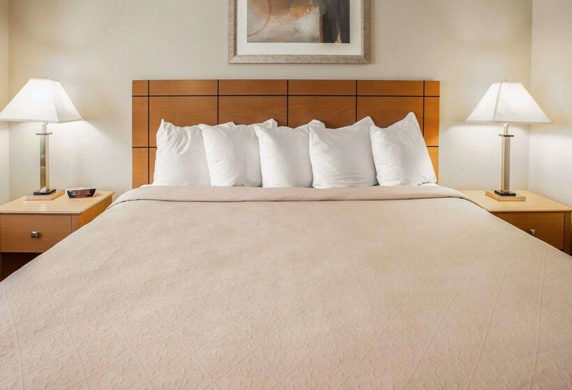 בית מלון כפרי Quality Inn Near I72 And Hwy 51