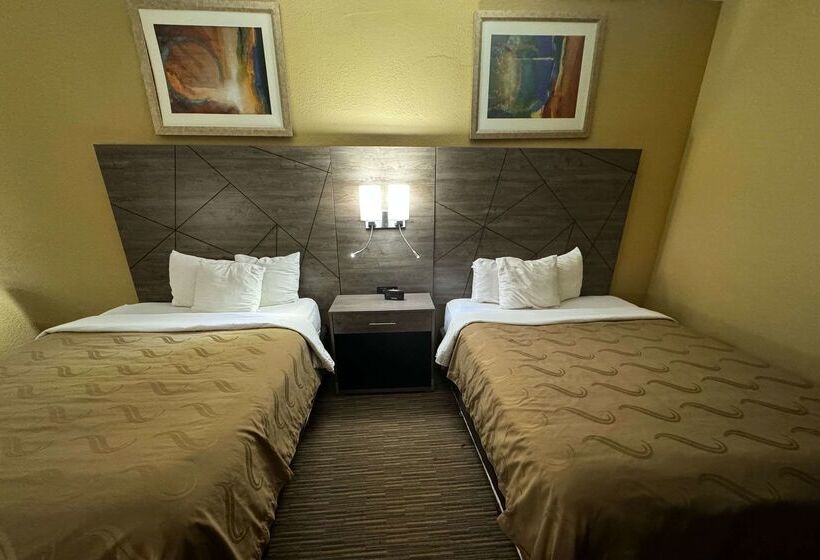 בית מלון כפרי Quality Inn Near I72 And Hwy 51