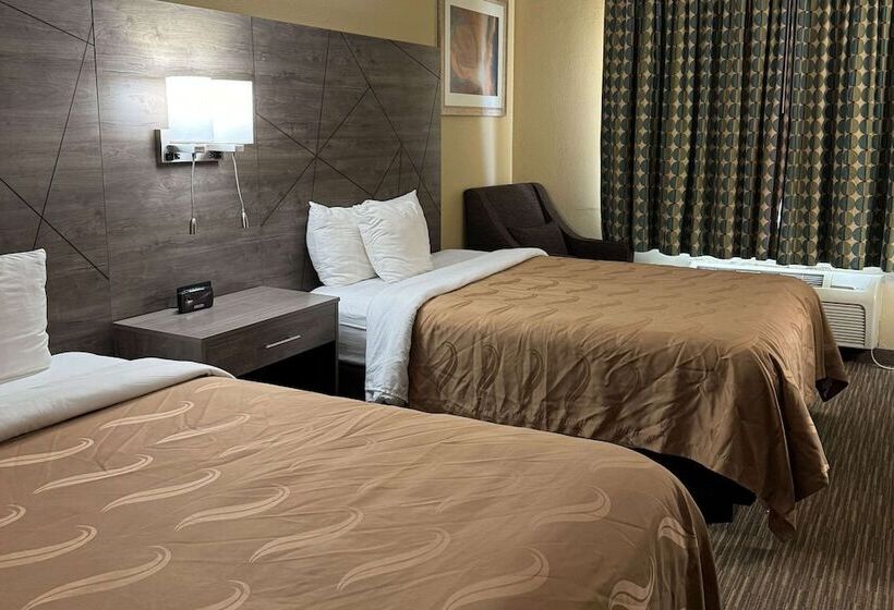 בית מלון כפרי Quality Inn Near I72 And Hwy 51