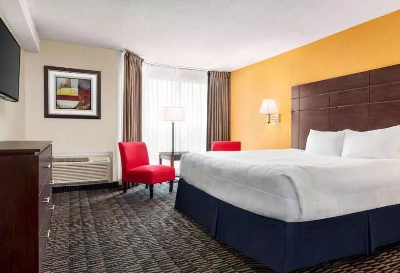 Hotel Ramada Plaza By Wyndham Niagara Falls