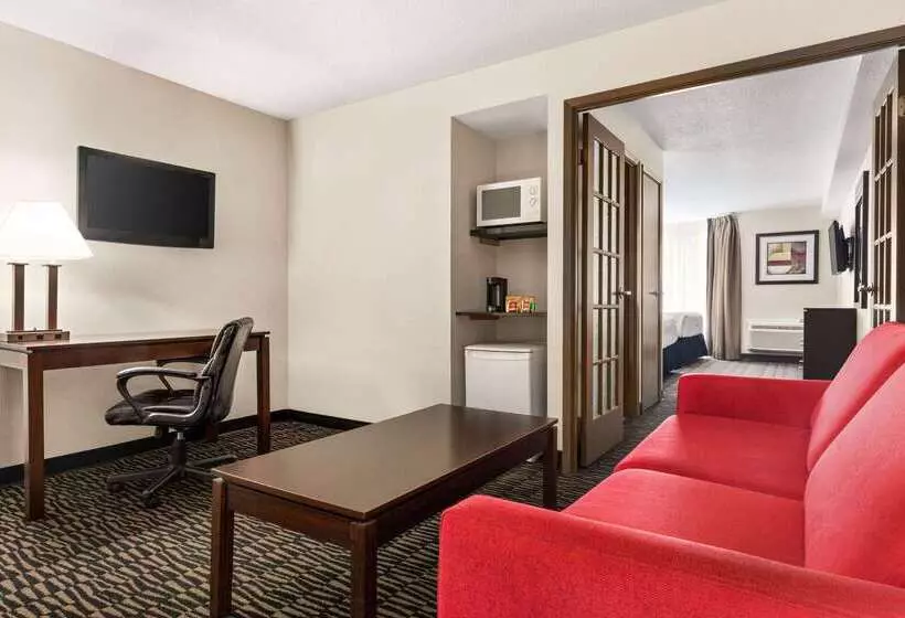 Hotel Ramada Plaza By Wyndham Niagara Falls