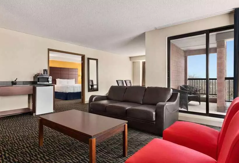 Hotel Ramada Plaza By Wyndham Niagara Falls