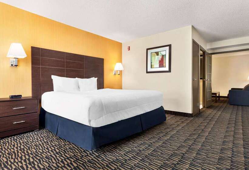 בית מלון כפרי Ramada Plaza By Wyndham Niagara Falls