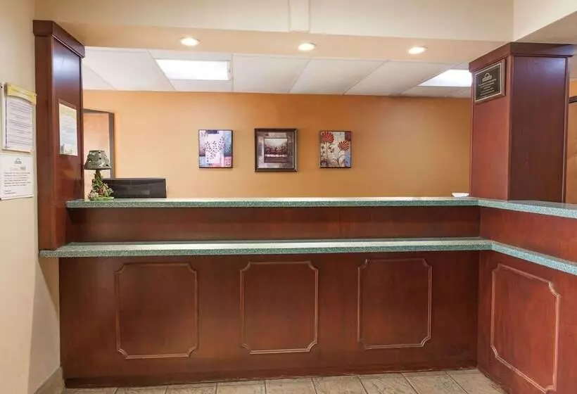 هتل Red Carpet Inn Elkton