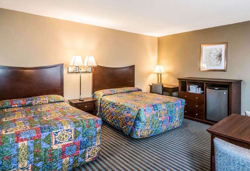 בית מלון כפרי Rodeway Inn Regalodge