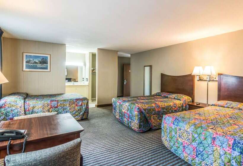 בית מלון כפרי Rodeway Inn Regalodge