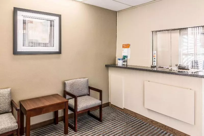 هتل Rodeway Inn Regalodge