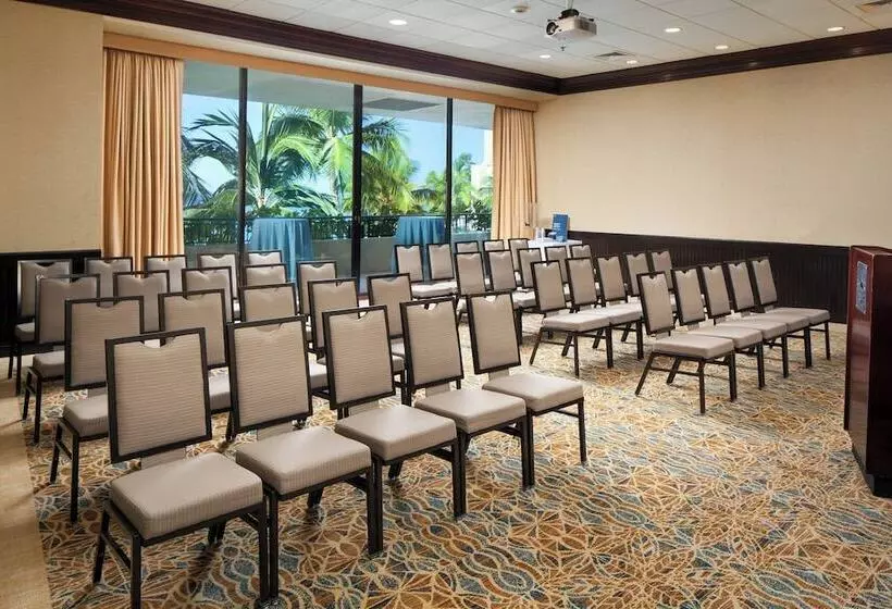 호텔 Sheraton Waikiki Beach Resort