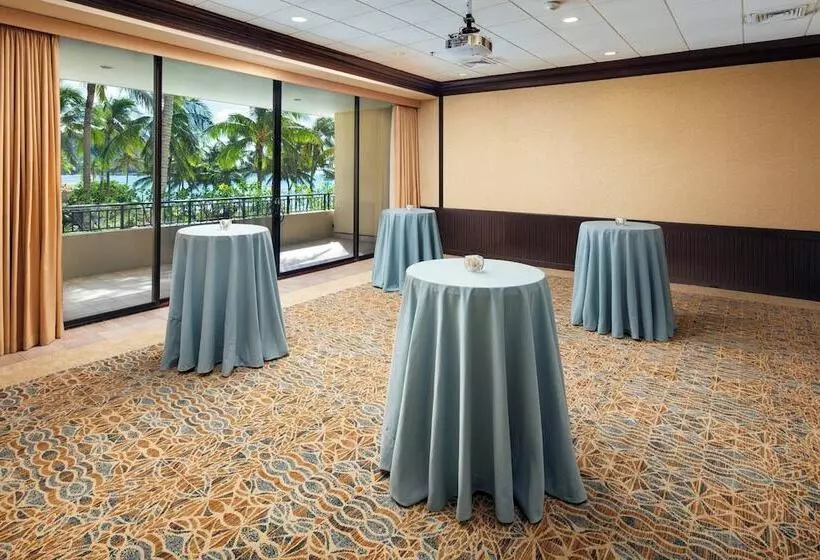 호텔 Sheraton Waikiki Beach Resort