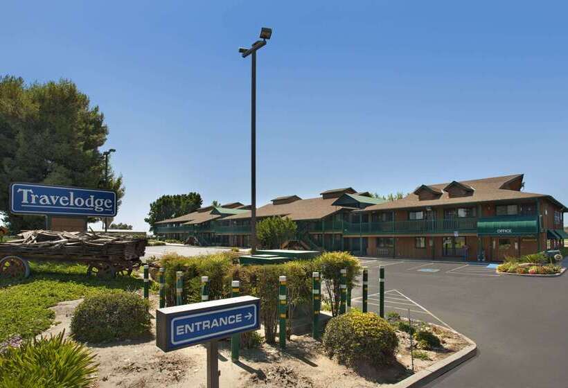 ホテル Travelodge By Wyndham Lemoore Near Naval Air Station