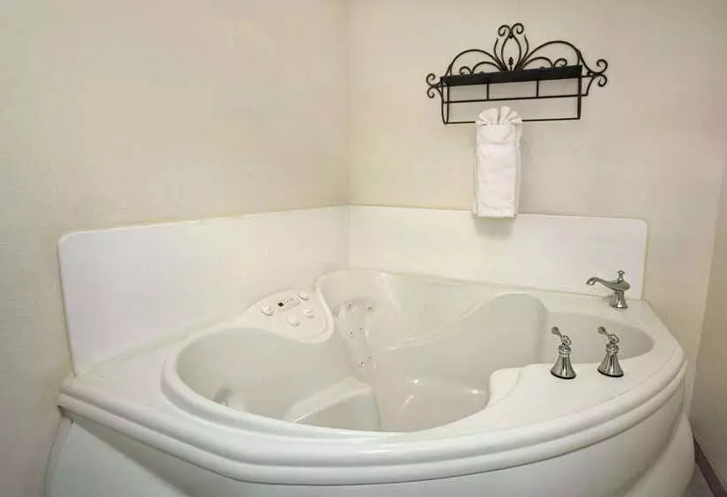 酒店 Travelodge By Wyndham Lemoore Near Naval Air Station