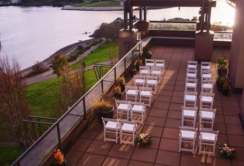 Delta Hotels By Marriott Victoria Ocean Pointe Resort