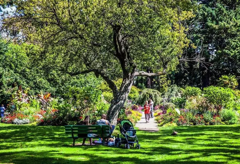 Delta Hotels By Marriott Victoria Ocean Pointe Resort