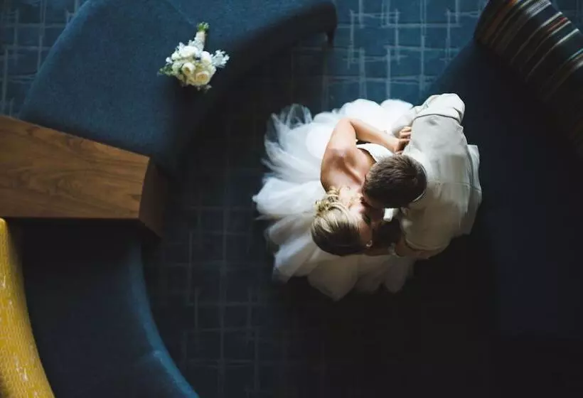 Delta Hotels By Marriott Victoria Ocean Pointe Resort