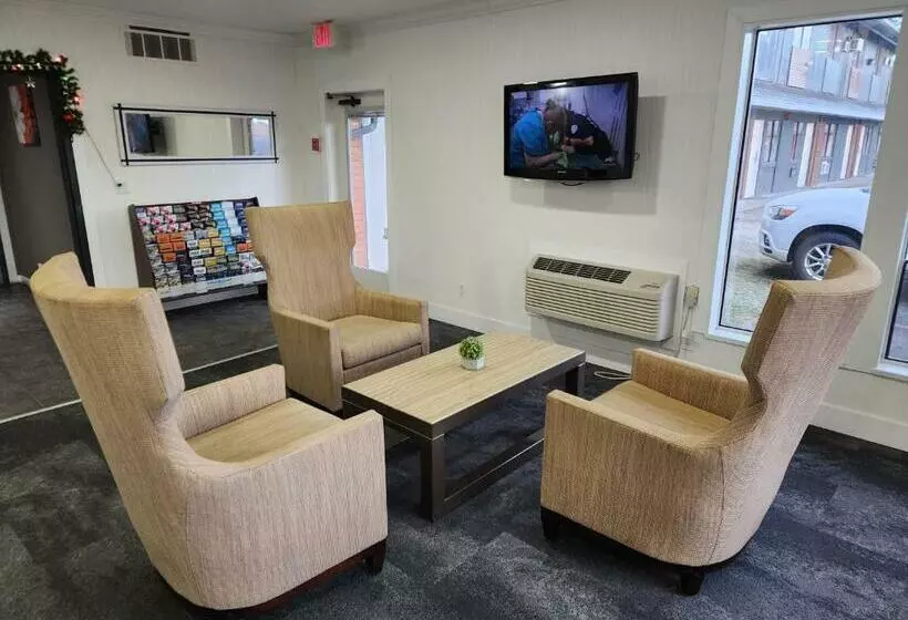 هتل Alpine Inn Abbotsford