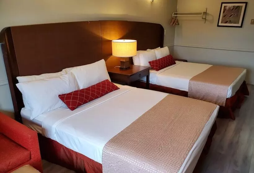 هتل Alpine Inn Abbotsford