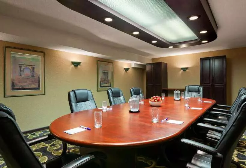 בית מלון כפרי Baymont By Wyndham Mandan Bismarck Area