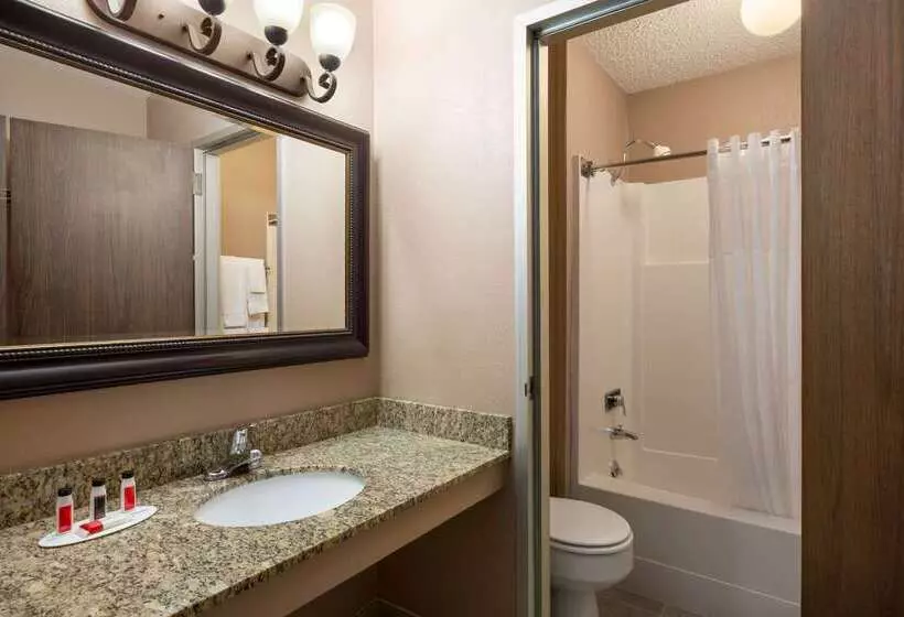 בית מלון כפרי Baymont By Wyndham Mandan Bismarck Area