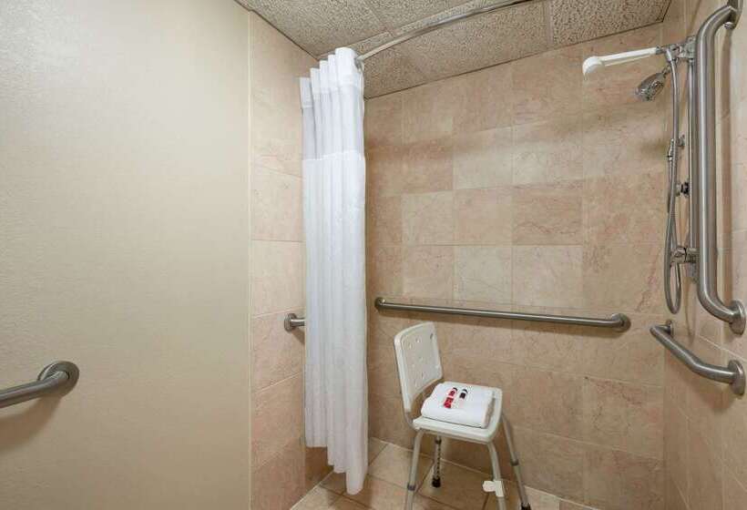 Hotel Baymont By Wyndham Mandan Bismarck Area