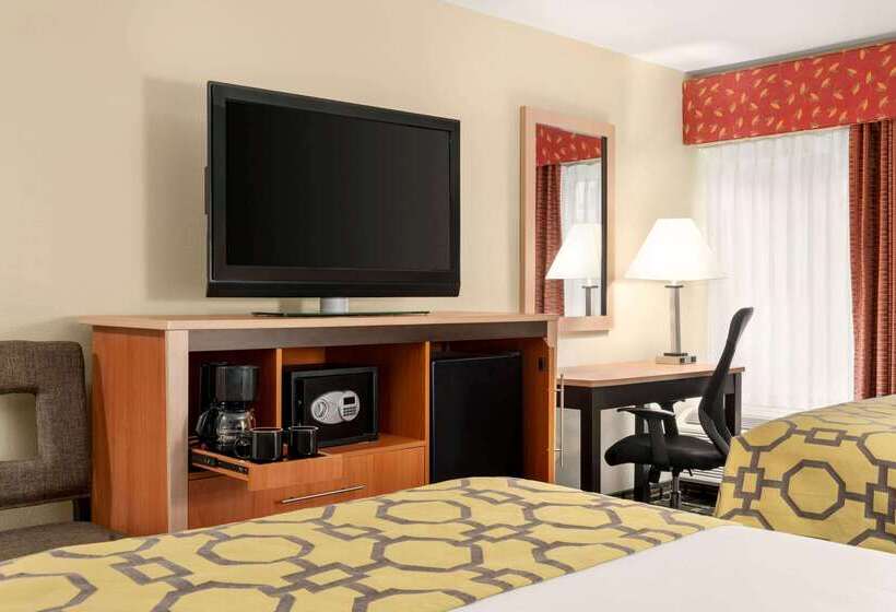 فندق Baymont By Wyndham North Dartmouth Fall River