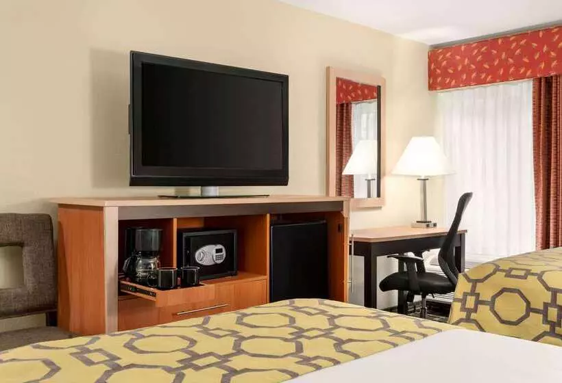 هتل Baymont By Wyndham North Dartmouth Fall River