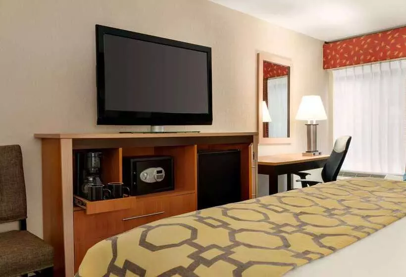 هتل Baymont By Wyndham North Dartmouth Fall River