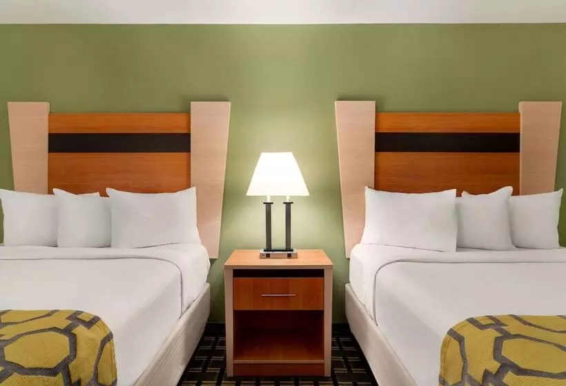 هتل Baymont By Wyndham North Dartmouth Fall River