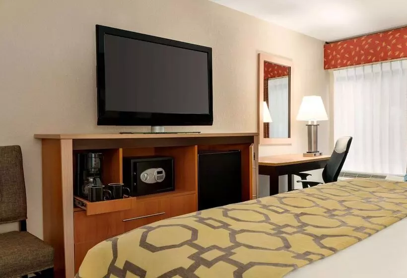 هتل Baymont By Wyndham North Dartmouth Fall River