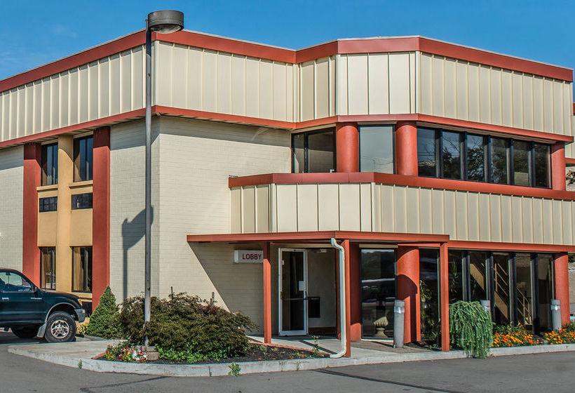 בית מלון כפרי Econo Lodge Wexford