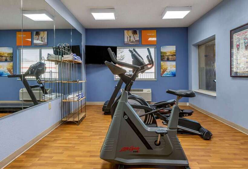 酒店 Comfort Inn & Suites