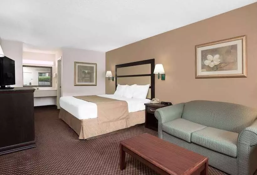 酒店 Days Inn By Wyndham Macon I475