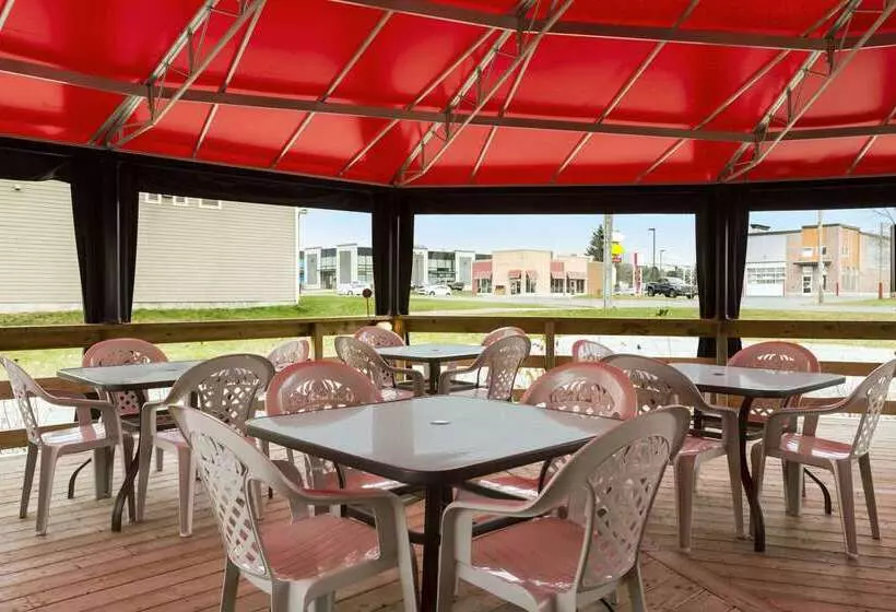 فندق Days Inn By Wyndham Troisrivieres