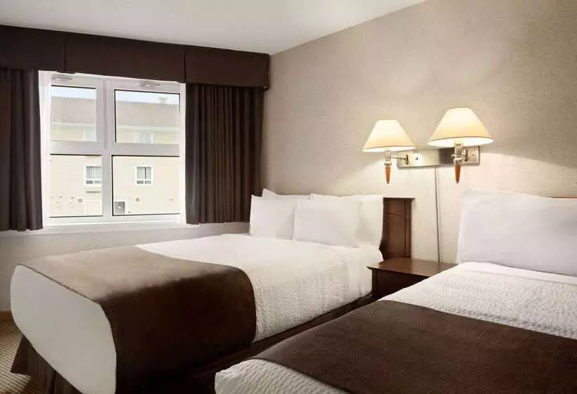 فندق Days Inn By Wyndham Troisrivieres