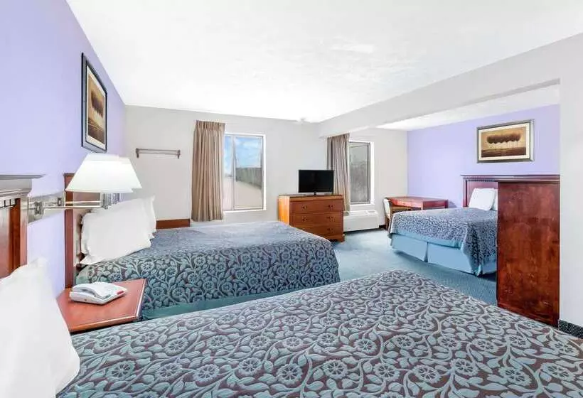 호텔 Days Inn By Wyndham Warrensburg