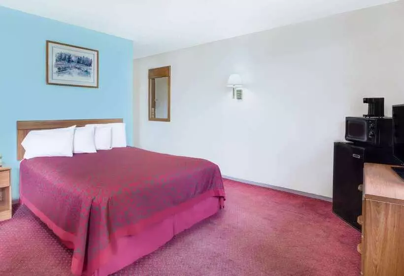 호텔 Days Inn By Wyndham Warrensburg