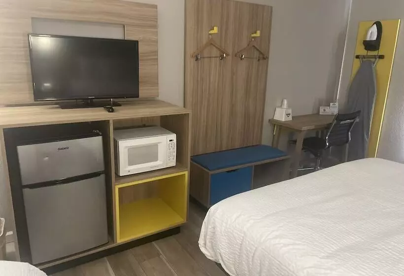 호텔 Days Inn By Wyndham Warrensburg