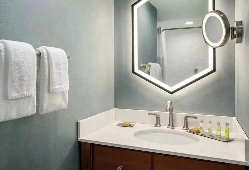 Отель Doubletree By Hilton Ocean City Oceanfront