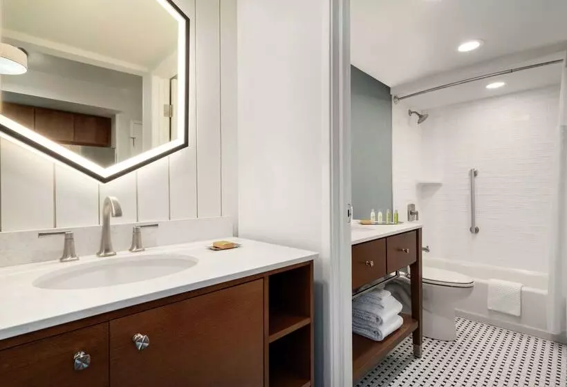 Отель Doubletree By Hilton Ocean City Oceanfront